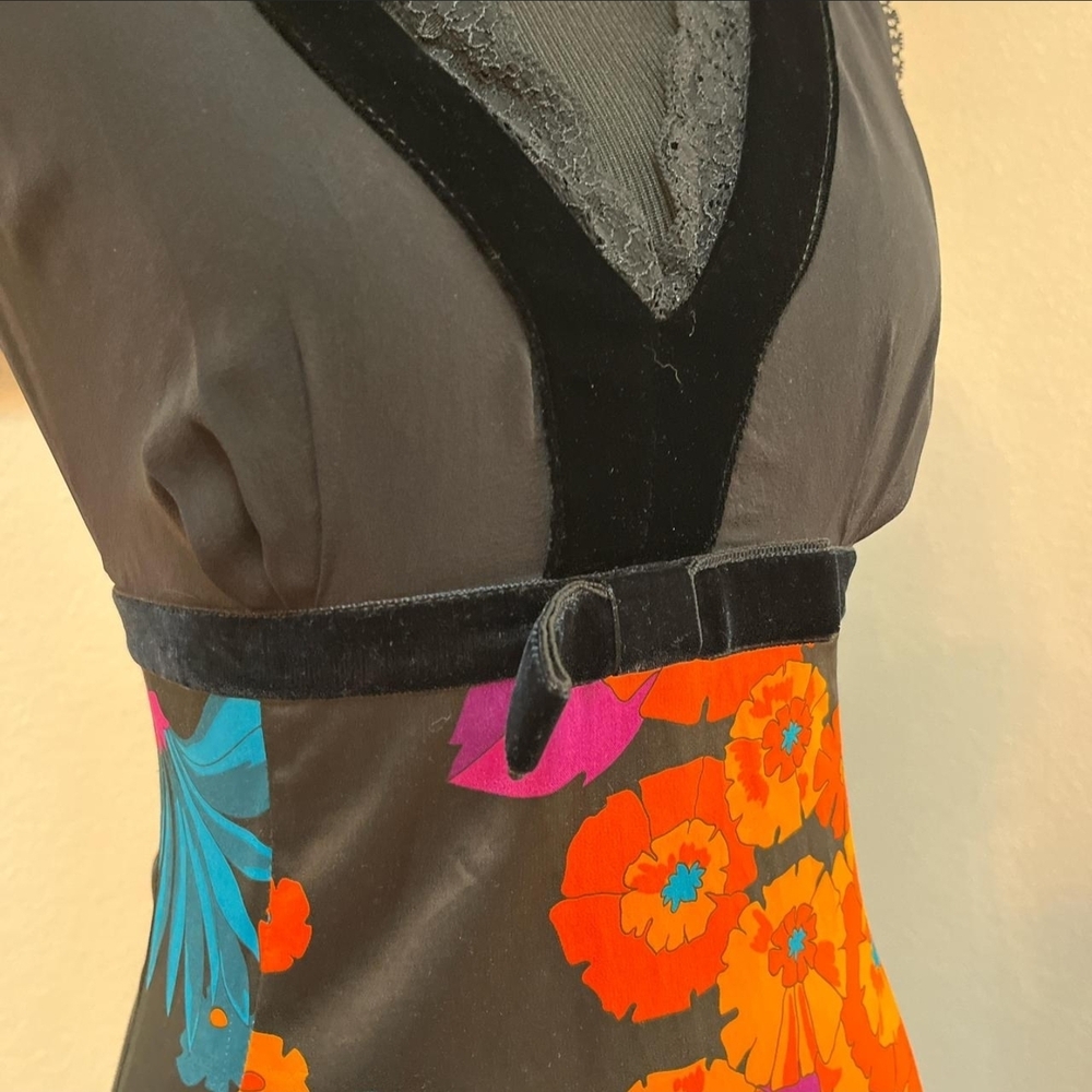 Vintage Dolce & Gabanna silk and floral mid-length dress in Italian sizing 24/38 - Picture 2 of 8